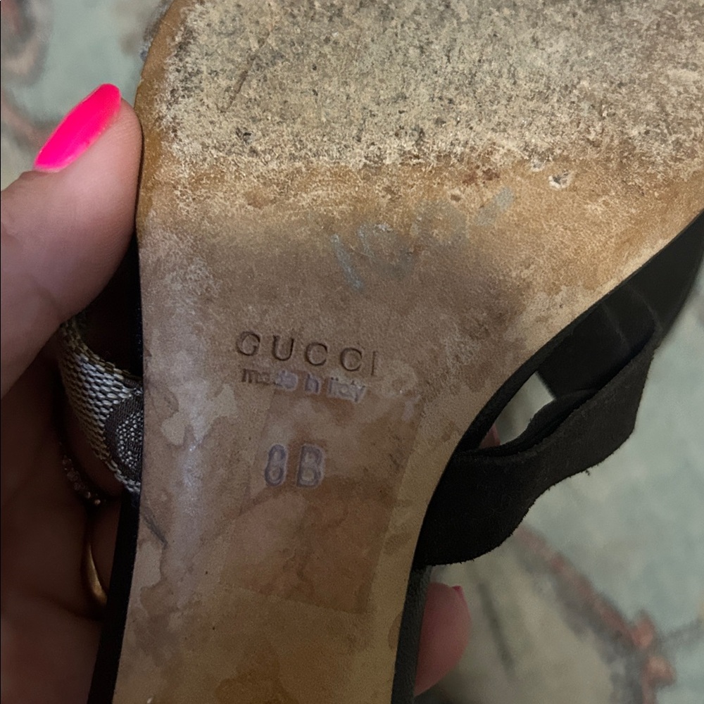 Gucci Black and Tan Sandals - Picture 5 of 7